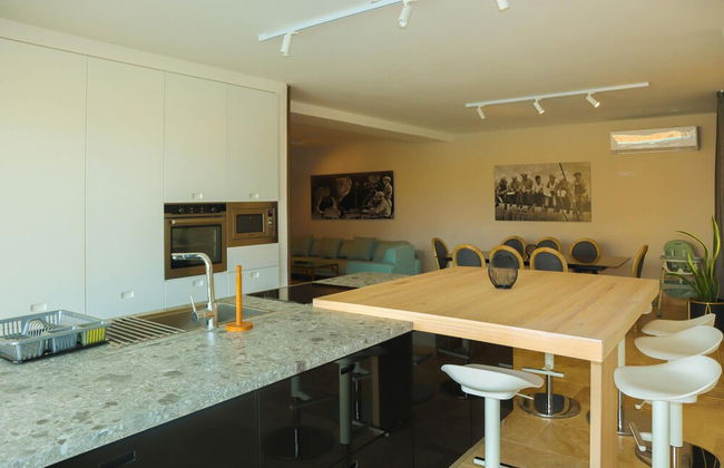 Comfortable Home With hot tub and Communal Pool - Foto 35