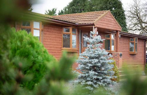 Stunning 3 Bedroom Lodge With Hot Tub in York - Foto 8