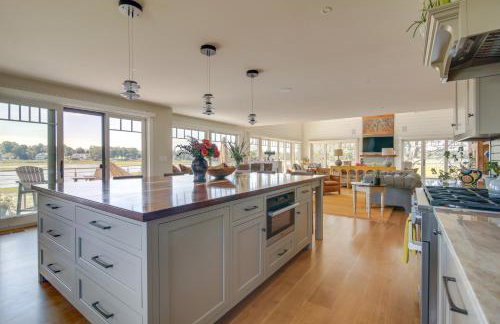 Luxe Scituate Vacation Rental with Private Hot Tub! - Foto 8