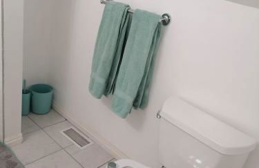 Beautiful home with your own entrance in Sandy - Foto 34