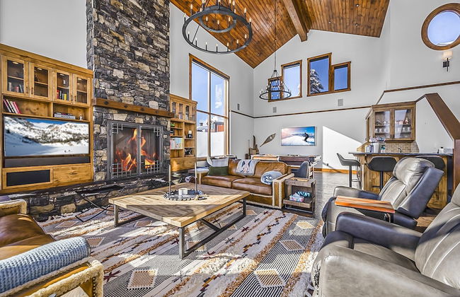 Inuksuk Lodge 4800 sq ft of Excellence - Photo 26