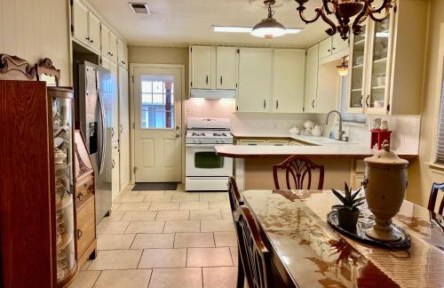 Birmingham House - Updated and Spacious - Photo 9