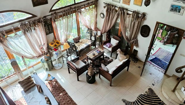 Coin salon dans le hall