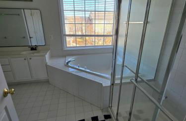 Spacious Townhouse near DC Airport Work Friendly - Foto 16