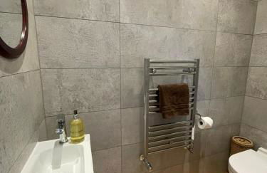 Charming & Cosy Town Centre Home with Parking - Foto 19