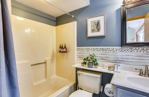 Luxury Home with Game Room, 4 Mi to Bushkill Falls! - Foto 13