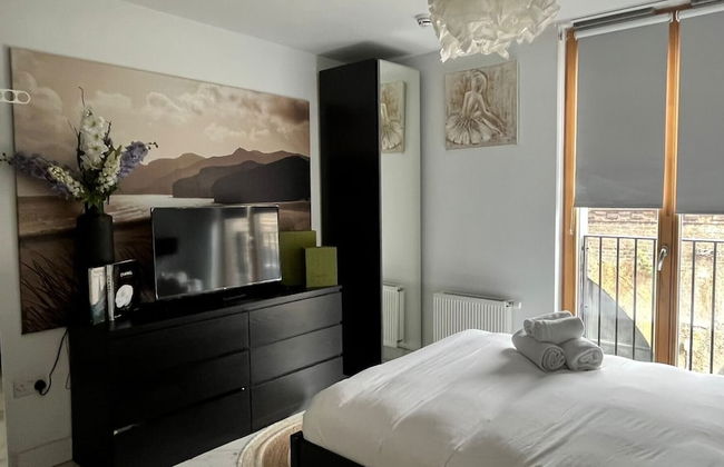 Notting Hill 2-bed Apt With Balcony, 1 min to Tube - Photo 8