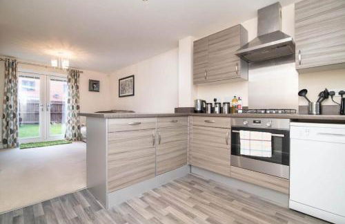 Quiet Two Bedroom House Driveway Parking & Garden - Foto 4