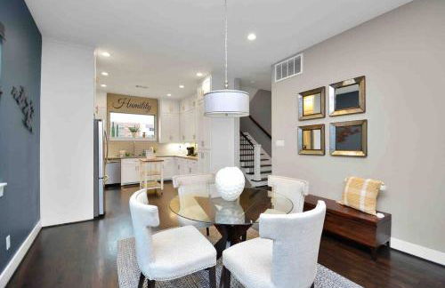 Rooftop Terrace Home with Garage Parking 10 minutes from NRG Stadium and Medical CTR - Foto 10