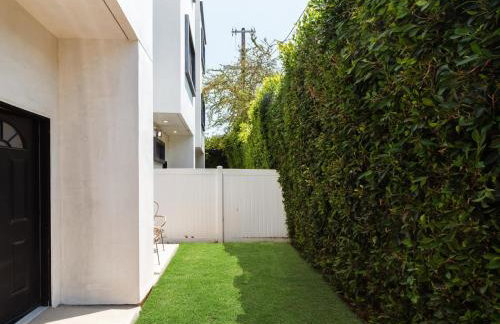Luxury Modern 4 Bedroom 4 Bathroom Home with Rooftop Deck #4 - Foto 56