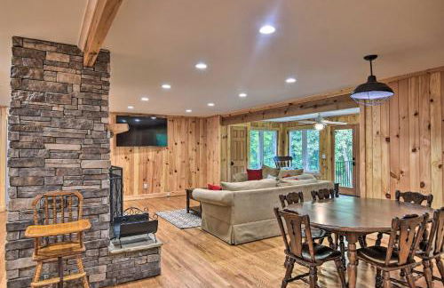 Rustic Sunset Escape on 67 Acres Outdoor Kitchen - Foto 5