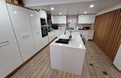 Pool House Minutes from Beach - Photo 18