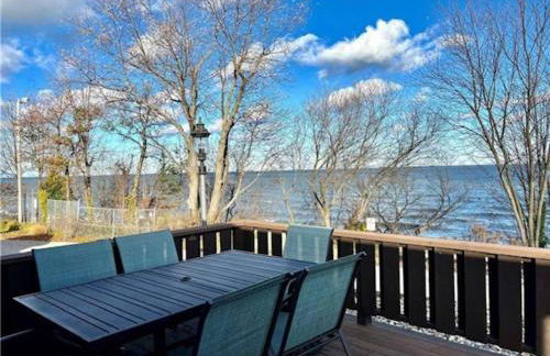 Lakeview - Lake Erie - Ashtabula, OH - 5 Min to GOTL - Fireplace- Deck - King Bed - Foto 11