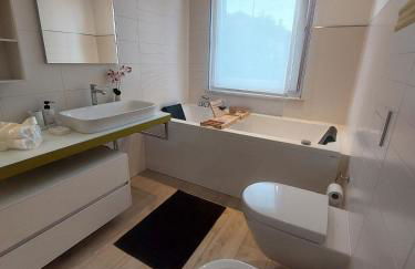 Casa Evelina con Parcheggio esterno e Garage gratis, appartamento con idromassaggio per due - Photo 17