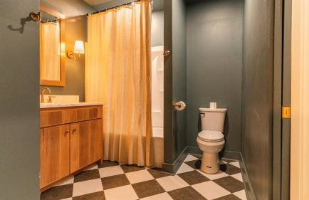 Newly Renovated, Cozy Mid-Lake Cabin Sleeps 10 - Foto 26