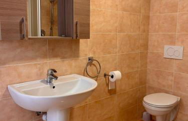 TRA MONTI E LAGO - Foto 17