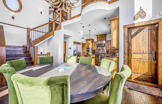 Inuksuk Lodge 4800 sq ft of Excellence - Photo 14