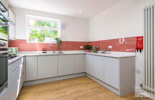 Fern Cottage - 5 bedroom House free Parking - Foto 2