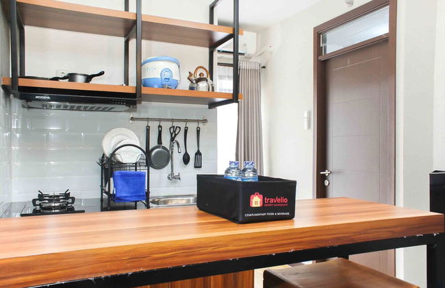 Homey and Simply 2BR at Lagoon Bekasi Town Square Apartment - Foto 15