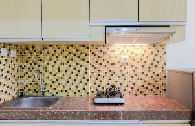 Best Price Studio Apartment at Tamansari Skylounge - Foto 13