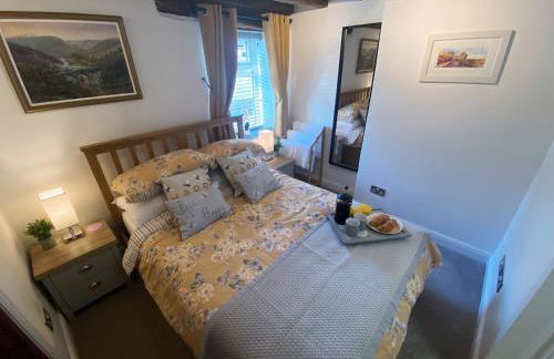 Cosy Cottage in Grindleford, Garden, Views & Walks on the Doorstep, 4 Guests - Photo 6