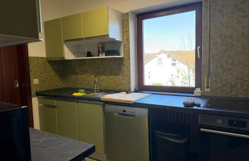 Frankfurt Work and Rest- 4 Bedrooms- 2 WCs- free Parking- 5 Queen size beds- Fast WiFi- roller shutters - Foto 9