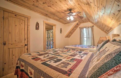 Outdoor Adventure - Charming Cabin w/ Hot Tub - Foto 17