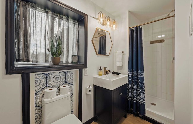 For Lake Sake by Avantstay Lakefront + Hot Tub + View - Photo 41