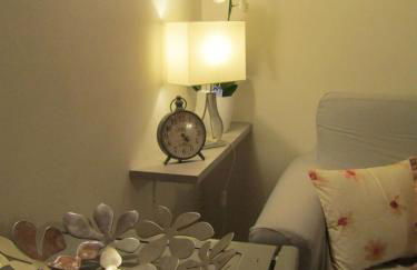 "Lo charme" a 5 minuti a piedi da Ospedale,Teatro Coccia ed Universita',a 30 minuti dai Laghi e 40 minuti da Milano - Foto 3