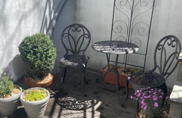 Luxe 2BD2BA Townhouse in Hip Area - Near Metro - Photo 15