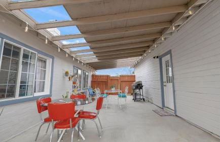 Fable by Avantstay 2 Unique Spaces, w/ Bowling, Hot Tub, Fire Pit, Large Yard - Foto 60