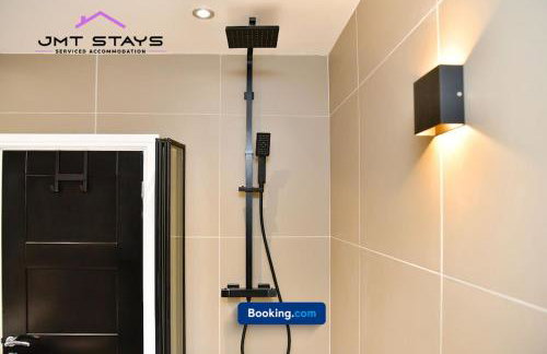 premium Offer for Extended Stays by JMT Stays l Swansea Short Lets and Serviced l With Private Parking - Foto 24