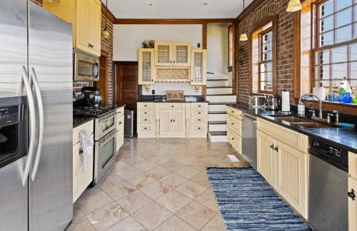 Grand Historic 8BR 6 5BA Mansion Waterfront Decks - Foto 6