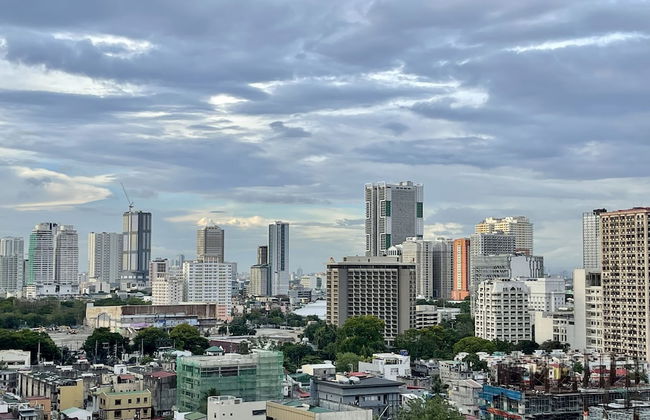 Condo Unit With Balcony in Manila - Foto 21