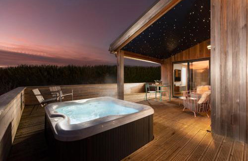 Charterhouse, Strawberryfield Park - Photo 1