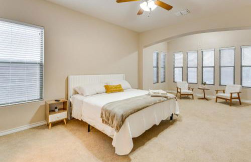 7 Mi to Lake Casa Blanca Laredo Family Home! - Foto 14