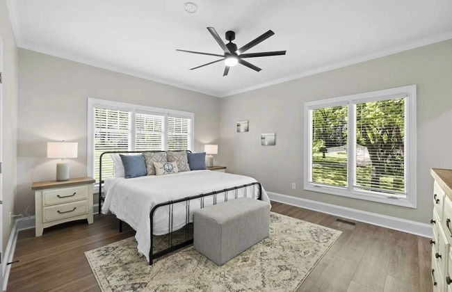 Water, Water Everywhere by Avantstay Pool + Dock - Foto 32