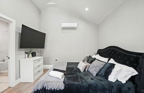 New Modern Cozy Guest House, Parking, Pet Friendly in Mar Vista! - Photo 4