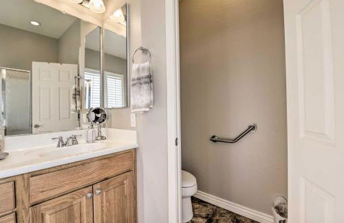 Game Room, Patio! Family-Friendly Goodyear Home - Foto 18