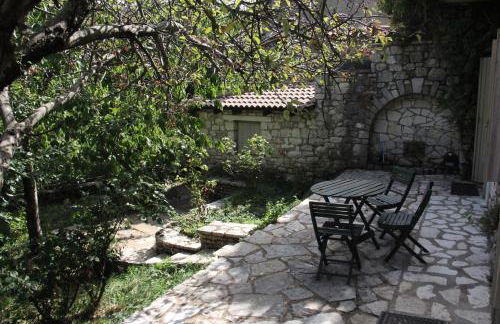 The Stonehouse - Photo 27