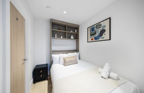 Modern & Cozy 2-Bedroom Apartment plus Parking, Gym, Cinema, Games Room, Workspace - Photo 52