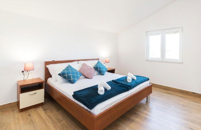 Apartments Mistral - Three Bedroom Apartment With Balcony and Shared Pool - Foto 5