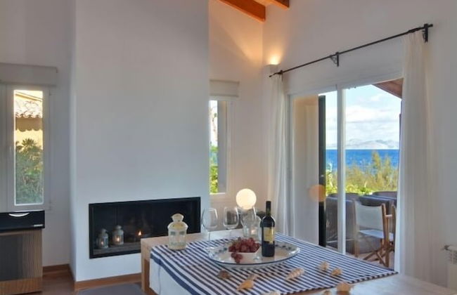 Luxurious Sea Front Villa in Mallorca - Photo 6