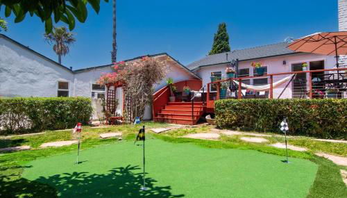 Ultimate Escape! Huge Yard Parking Walk to Beach - Foto 1