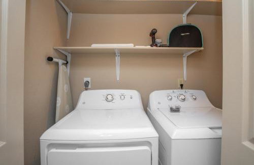 Riverfront Little Red Cabin, Hot Tub, World-class Trout Fishing, Views & Boat Access - Photo 41