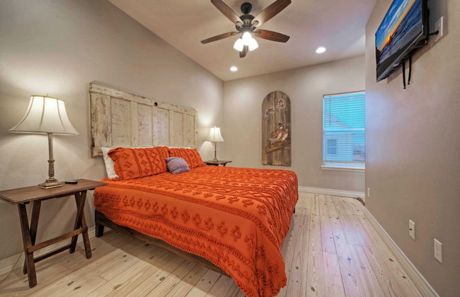 Sleeps 28 2 Homes w/ Boat Dock & Waterfront Pool Laguna Village Haven - Foto 16