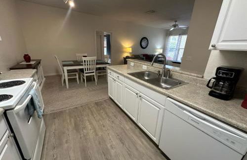 Second Floor 2-bedroom Condo in Southern Dunes - Foto 16