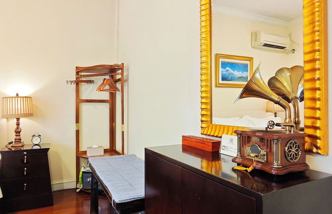 Ladoll Service Apartment - Photo 10