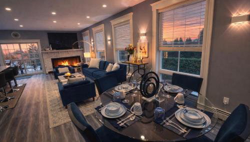 Luxe Coastal Retreat with Hot Tub & Spring Fires - Foto 2