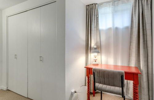 Walkable Apt with Off-Street Parking in Cheesman! - Foto 16